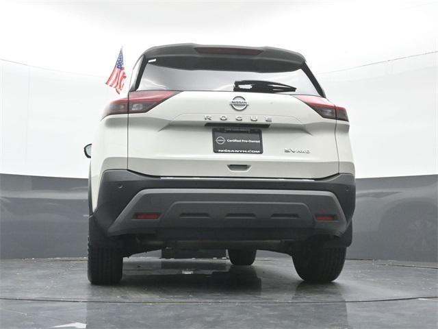 Photo of 2021 Pearl White Tricoat Nissan Rogue