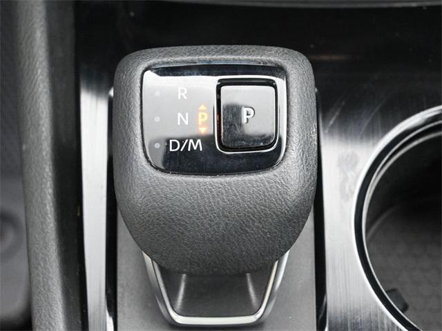 Photo of 2021 Pearl White Tricoat Nissan Rogue