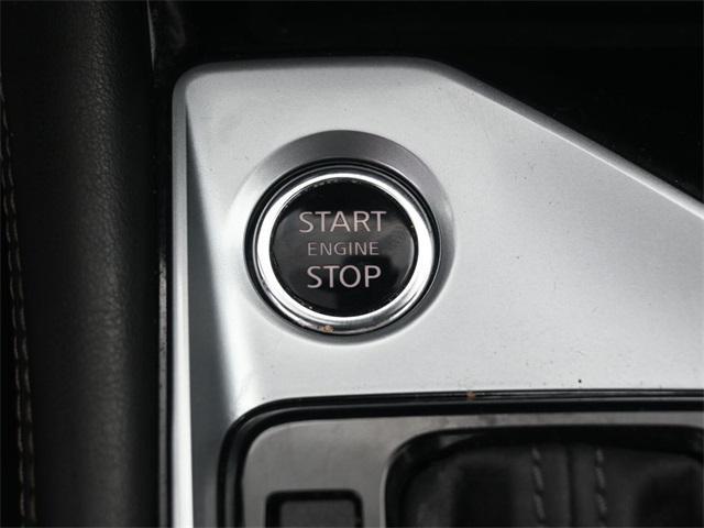 Photo of 2022 Pearl White Tricoat Nissan Altima