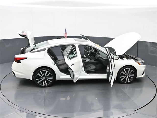Photo of 2022 Pearl White Tricoat Nissan Altima