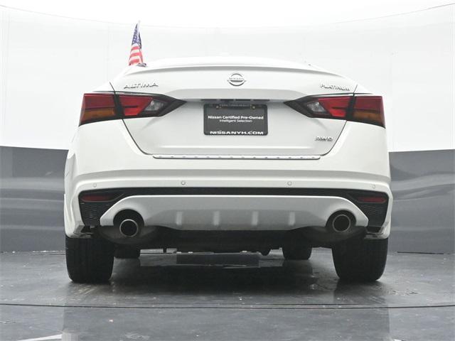 Photo of 2022 Pearl White Tricoat Nissan Altima