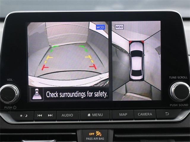 Photo of 2022 Pearl White Tricoat Nissan Altima