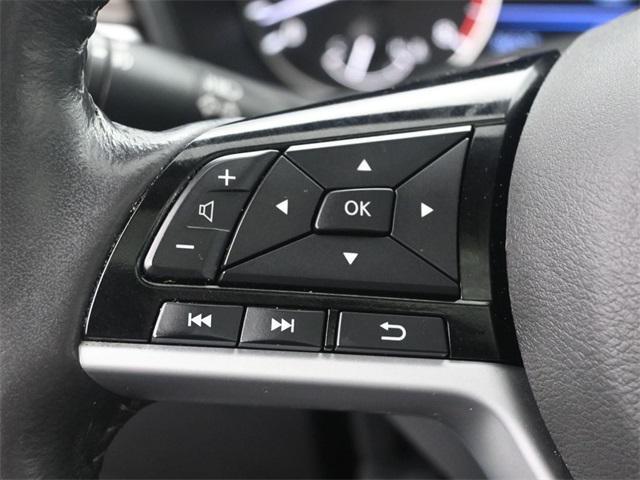 Photo of 2022 Pearl White Tricoat Nissan Altima