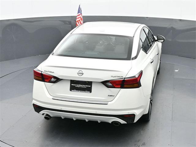 Photo of 2022 Pearl White Tricoat Nissan Altima
