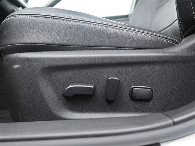 Photo of 2022 Pearl White Tricoat Nissan Altima