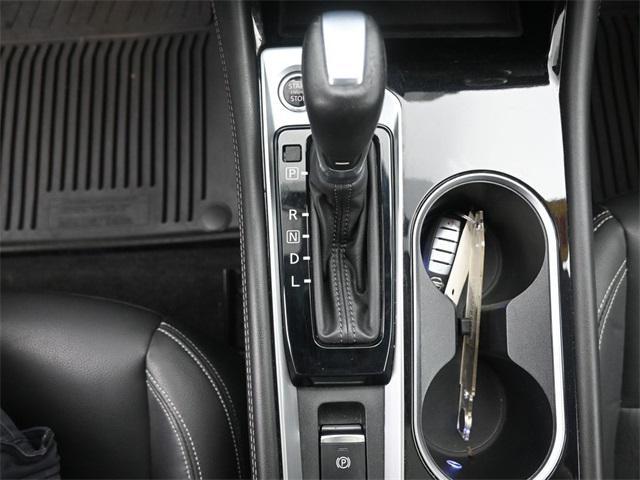 Photo of 2022 Pearl White Tricoat Nissan Altima