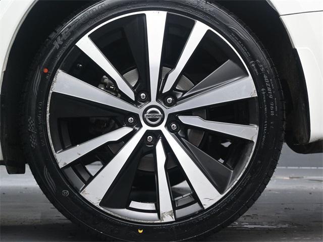 Photo of 2022 Pearl White Tricoat Nissan Altima