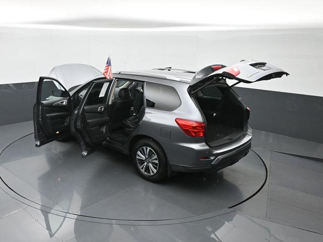 Photo of 2020 Gun Metallic Nissan Pathfinder