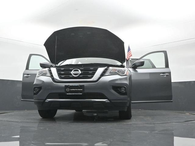 Photo of 2020 Gun Metallic Nissan Pathfinder