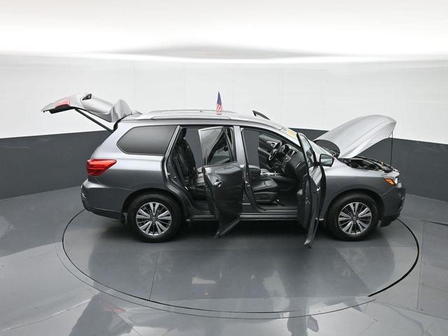 Photo of 2020 Gun Metallic Nissan Pathfinder