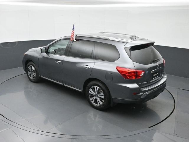 Photo of 2020 Gun Metallic Nissan Pathfinder