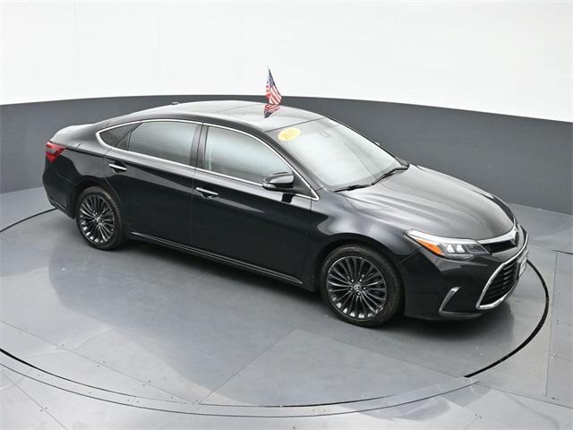 Photo of 2017 Midnight Black Metallic Toyota Avalon