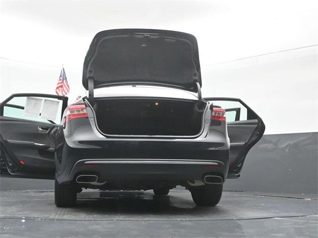 Photo of 2017 Midnight Black Metallic Toyota Avalon