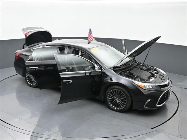 Photo of 2017 Midnight Black Metallic Toyota Avalon