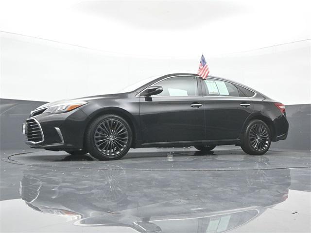Photo of 2017 Midnight Black Metallic Toyota Avalon