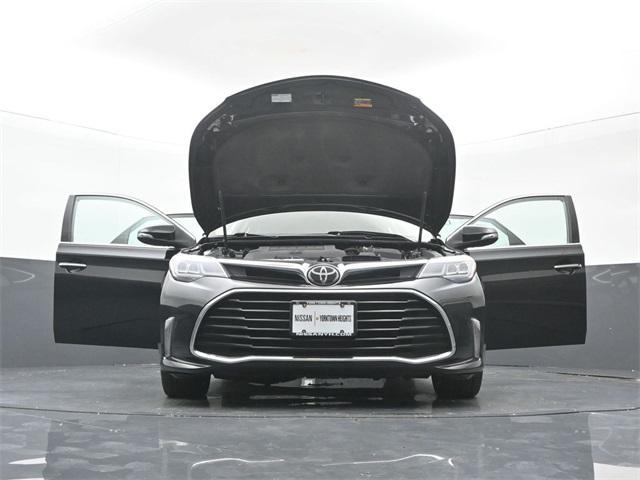 Photo of 2017 Midnight Black Metallic Toyota Avalon