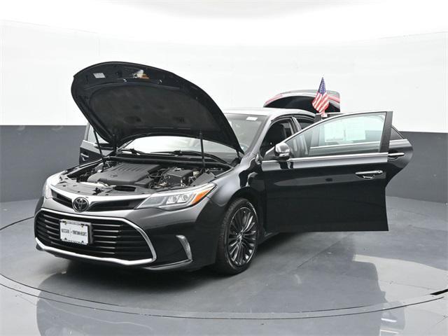 Photo of 2017 Midnight Black Metallic Toyota Avalon