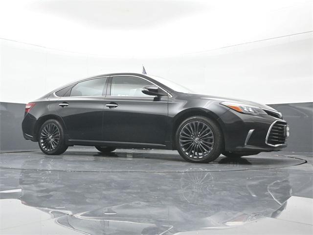Photo of 2017 Midnight Black Metallic Toyota Avalon