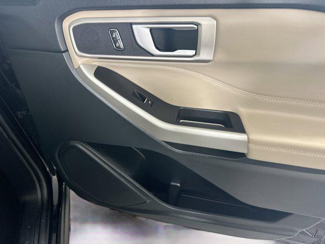 Photo of 2024 Agate Black Metallic Ford Explorer