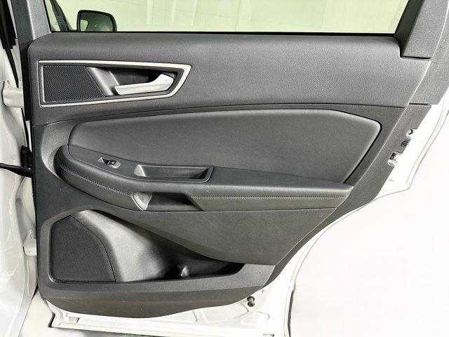 Photo of 2024 Oxford White Ford Edge