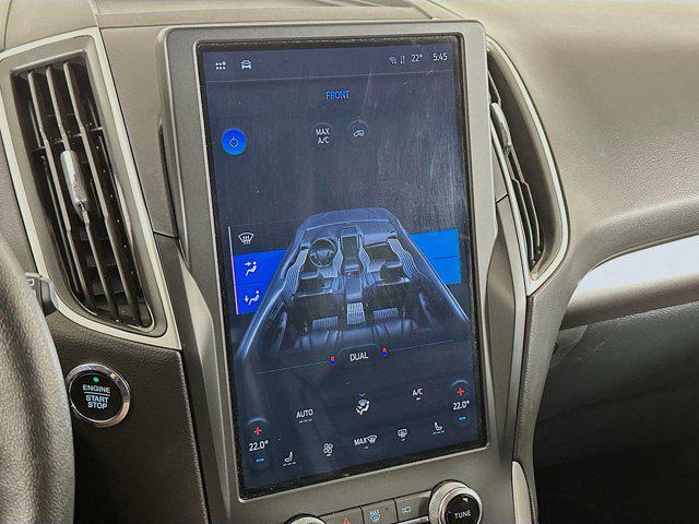 Photo of 2024 Oxford White Ford Edge
