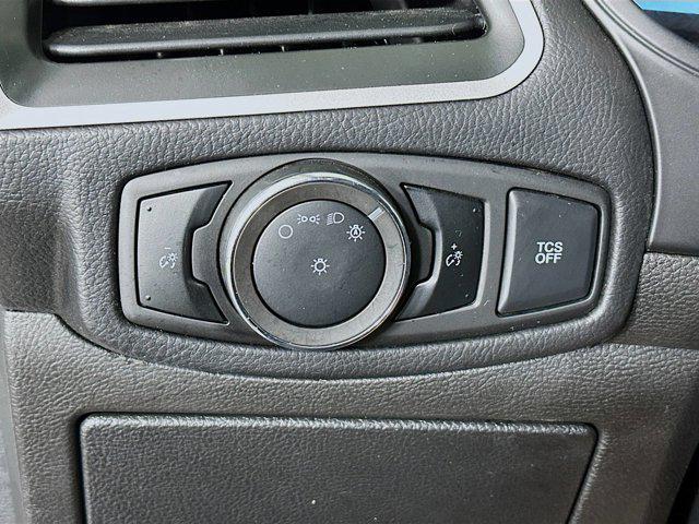 Photo of 2024 Oxford White Ford Edge