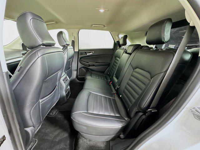 Photo of 2024 Oxford White Ford Edge