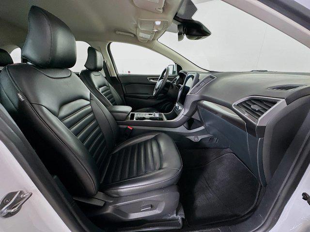 Photo of 2024 Oxford White Ford Edge