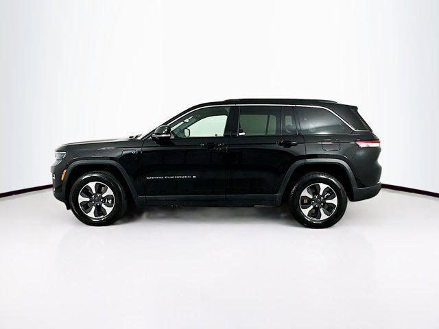 Photo of 2024 Diamond Black Crystal Pearlcoat Jeep Grand Cherokee 4xe