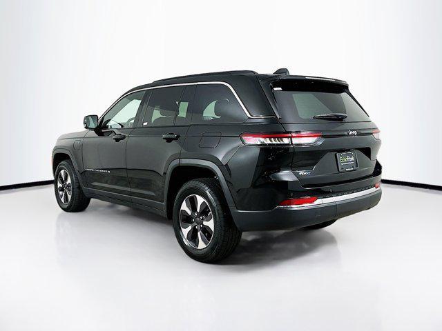 Photo of 2024 Diamond Black Crystal Pearlcoat Jeep Grand Cherokee 4xe