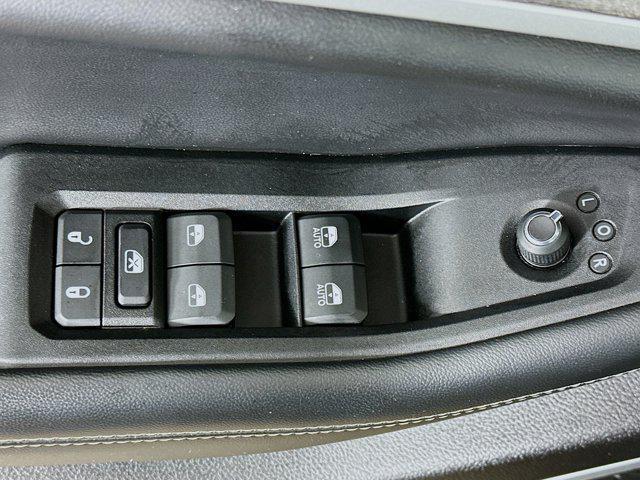 Photo of 2024 Diamond Black Crystal Pearlcoat Jeep Grand Cherokee 4xe