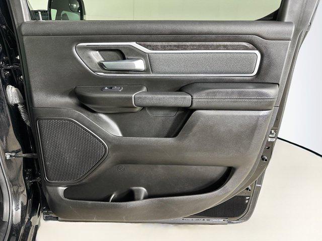 Photo of 2022 Diamond Black Crystal Pearlcoat RAM 1500