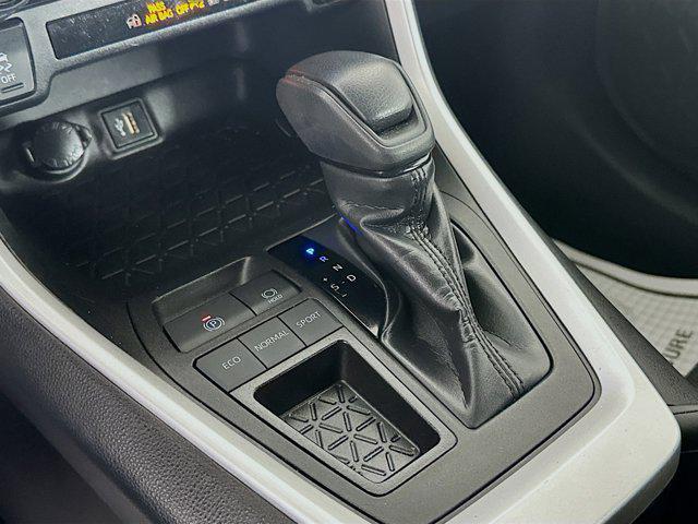 Photo of 2024 Ice Cap Toyota RAV4