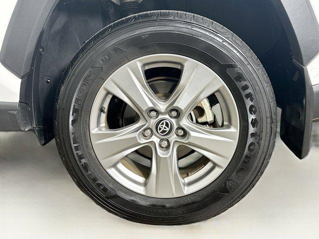 Photo of 2024 Ice Cap Toyota RAV4