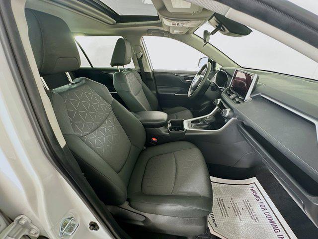 Photo of 2024 Ice Cap Toyota RAV4
