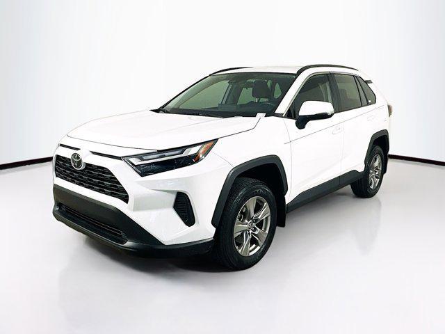 Photo of 2024 Ice Cap Toyota RAV4