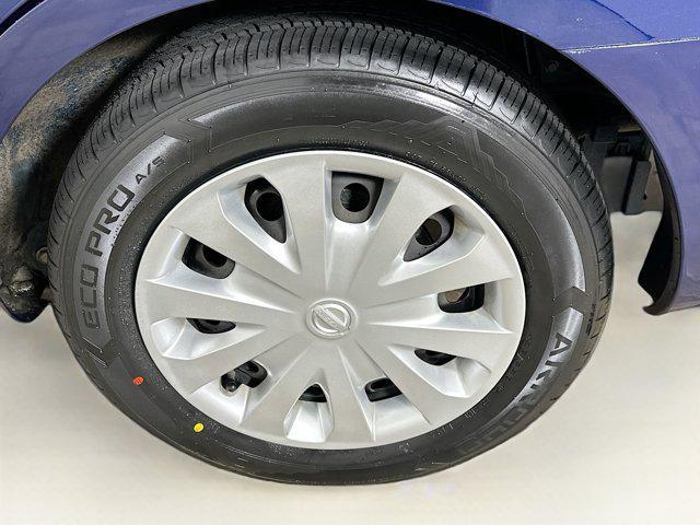 Photo of 2019 Deep Blue Pearl Nissan Versa