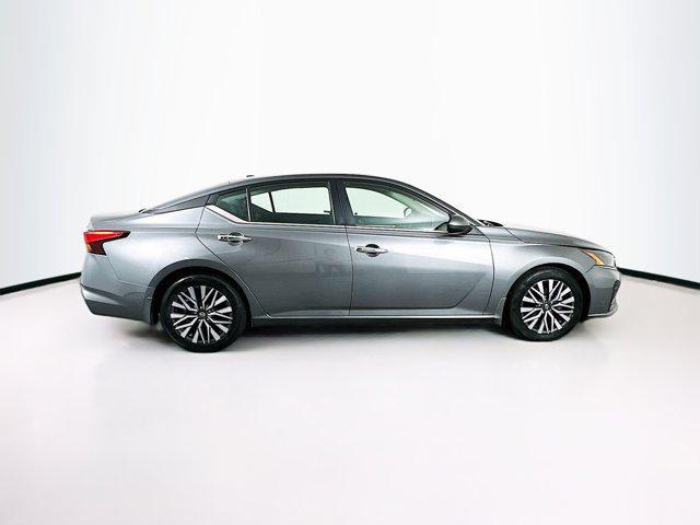 Photo of 2023 Gun Metallic Nissan Altima