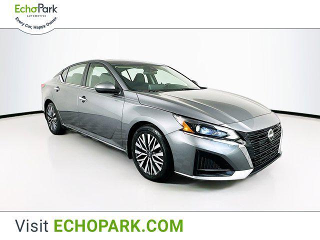 Photo of 2023 Gun Metallic Nissan Altima