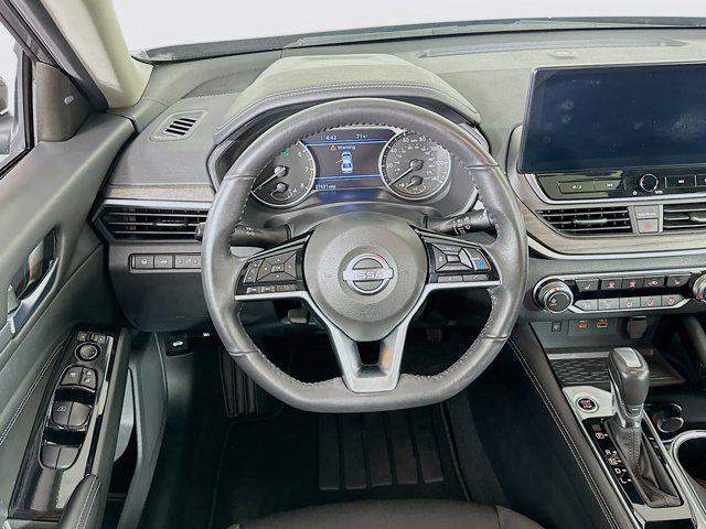 Photo of 2023 Gun Metallic Nissan Altima