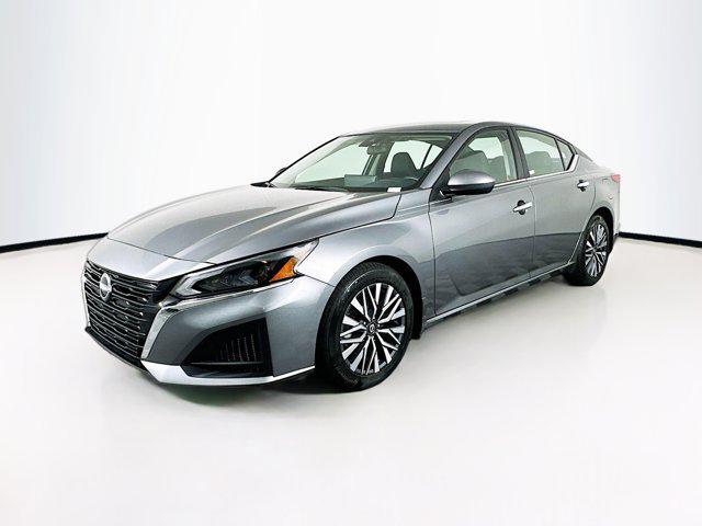 Photo of 2023 Gun Metallic Nissan Altima