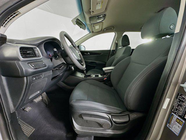 Photo of 2019 Titanium Silver Kia Sorento
