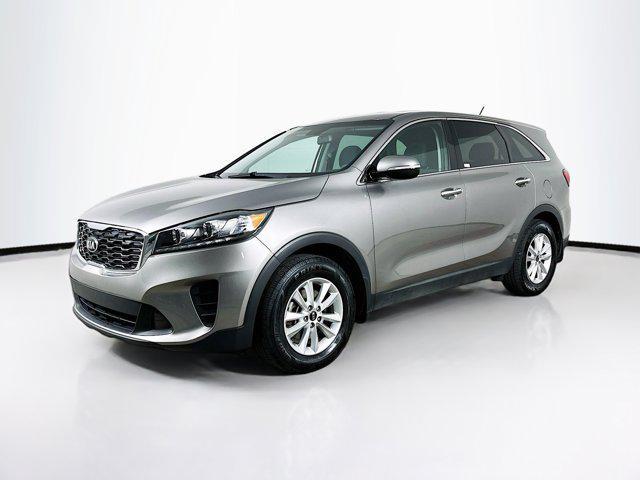Photo of 2019 Titanium Silver Kia Sorento
