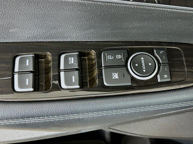 Photo of 2019 Titanium Silver Kia Sorento