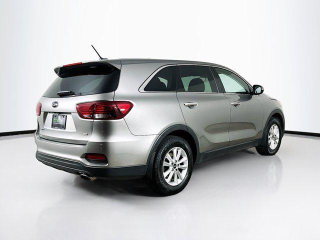 Photo of 2019 Titanium Silver Kia Sorento