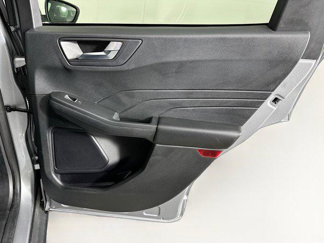 Photo of 2023 Iconic Silver Metallic Ford Escape