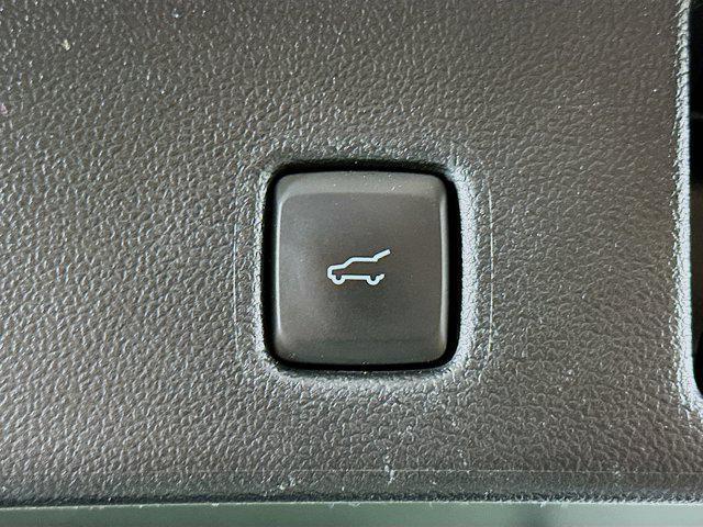 Photo of 2023 Iconic Silver Metallic Ford Escape