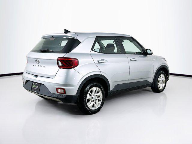 Photo of 2022 Stellar Silver Hyundai VENUE