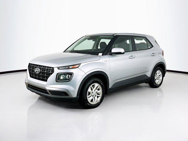 Photo of 2022 Stellar Silver Hyundai VENUE