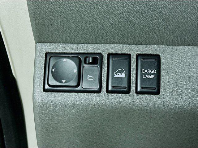 Photo of 2020 Glacier White Nissan Frontier